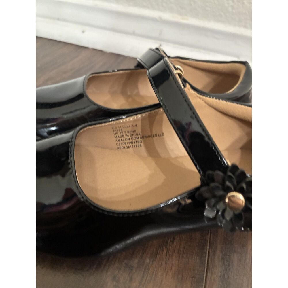 Girls Black Patent Mary Jane Flats Flower Detail Little Kid 11 / EU 28